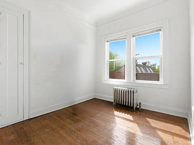 3214 Yorkshire Rd #205 — Photo 9