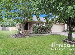 109 Long Prairie Dr, Forney, TX 75126