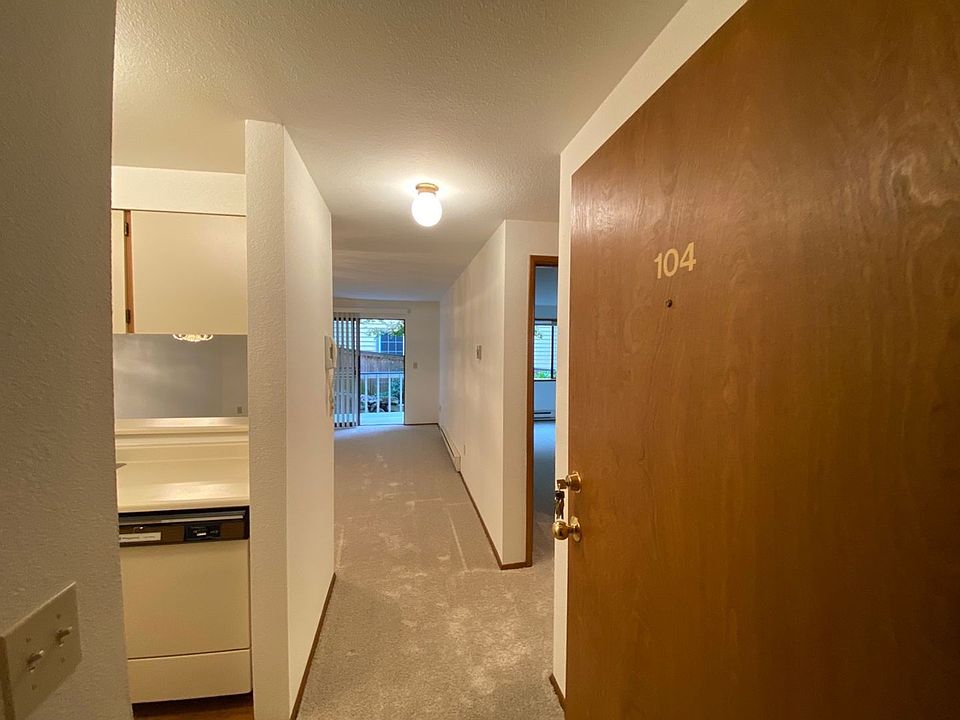 1st image of 12542 35th Ave NE #104