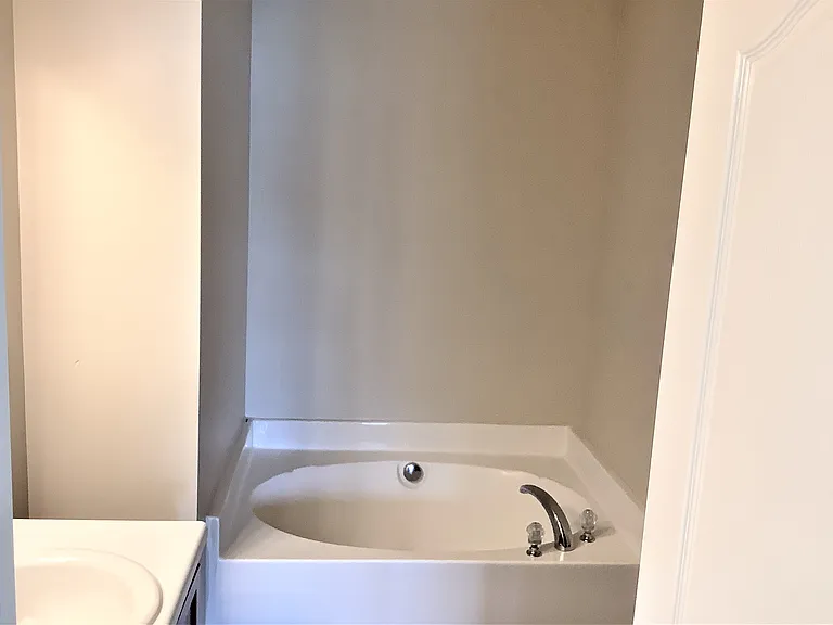 2758 Windchase Dr — Photo 12
