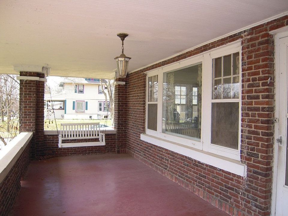 Relax On the Front Porch!