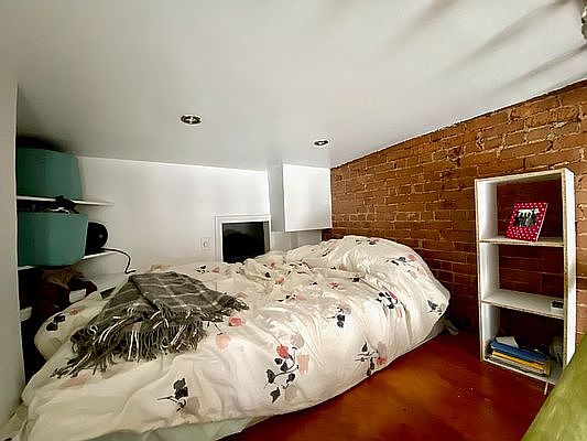 5th image of 43 W 69th St APT 4E