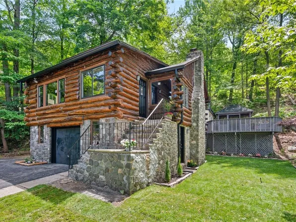 11 Woods Road, Greenwood Lake, NY 10925