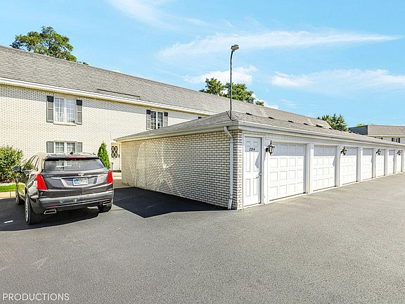 4th image of 2214 Bordeaux Walk APT D1