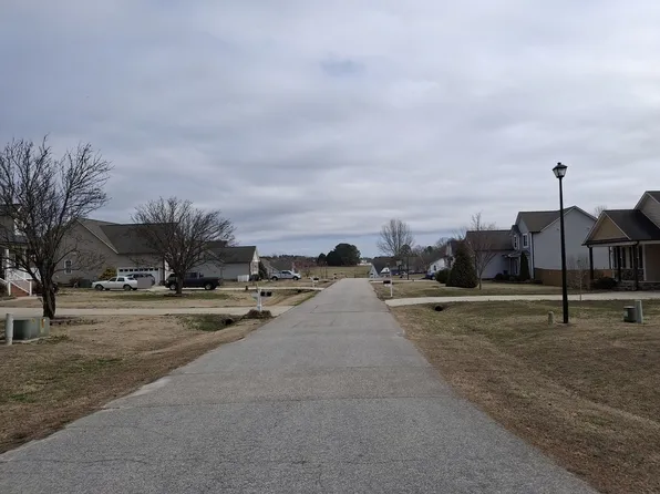 90 Snowy Egret Ct, Louisburg, NC 27549