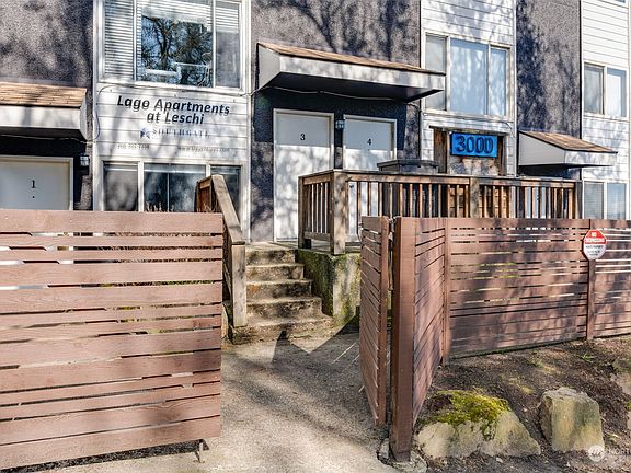 3rd image of 3000 E Spruce Street