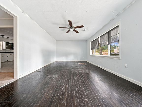 3rd image of 2159 Hickory St