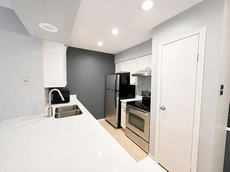 2120 El Paseo St #2305 — Photo 7