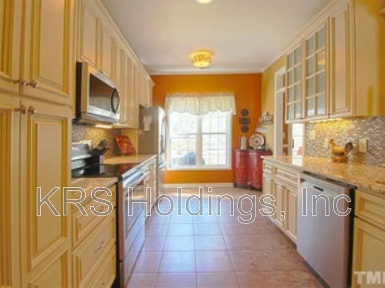 8164 Rolling Glenn Dr — Photo 5