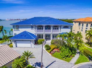 12550 5th St E, Treasure Island, FL 33706