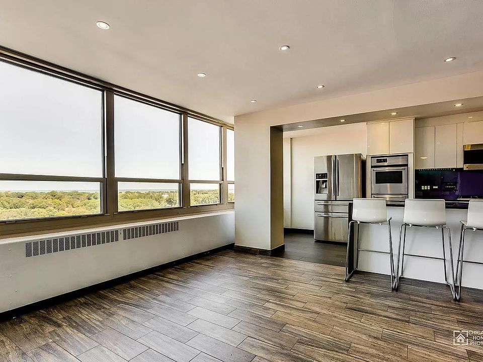 1st image of 3950 N Lake Shore Dr APT 1002