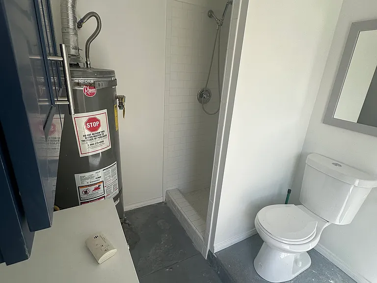 Laundry /Shower Room