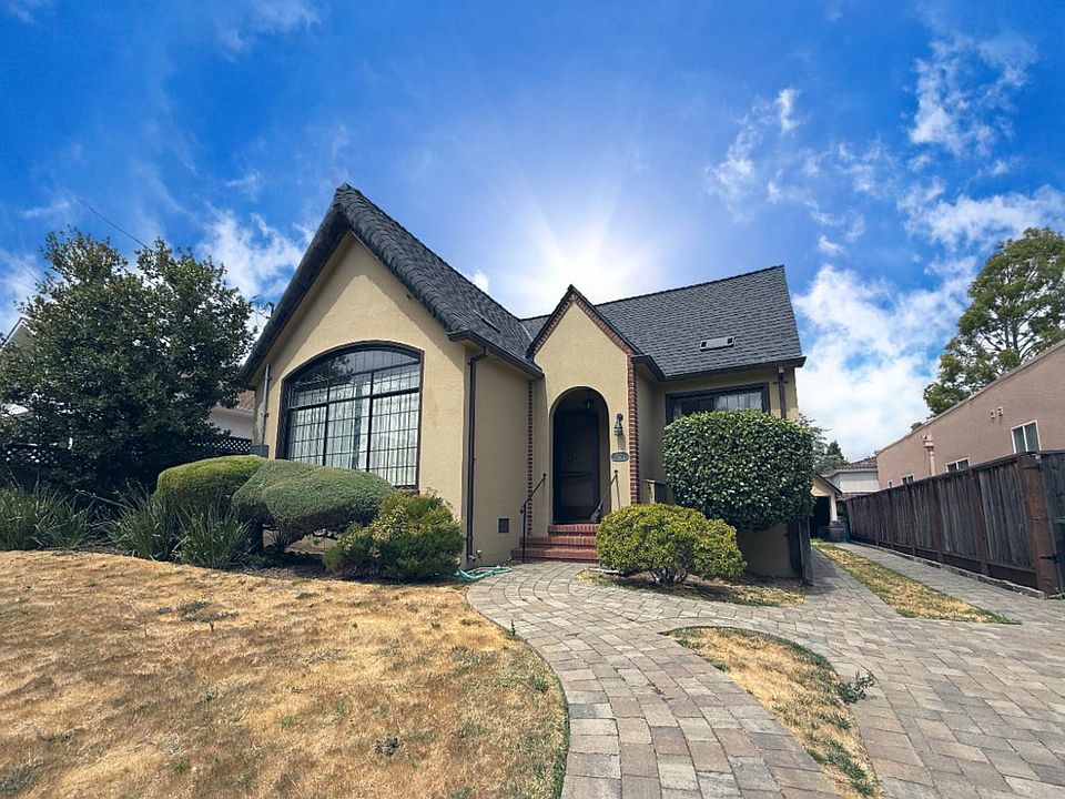 1st image of 2104 Carmelita Ave