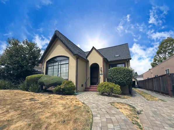 2104 Carmelita Ave, Burlingame, CA 94010