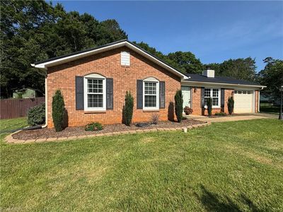 210 Hillcrest Dr, King, NC, 27021