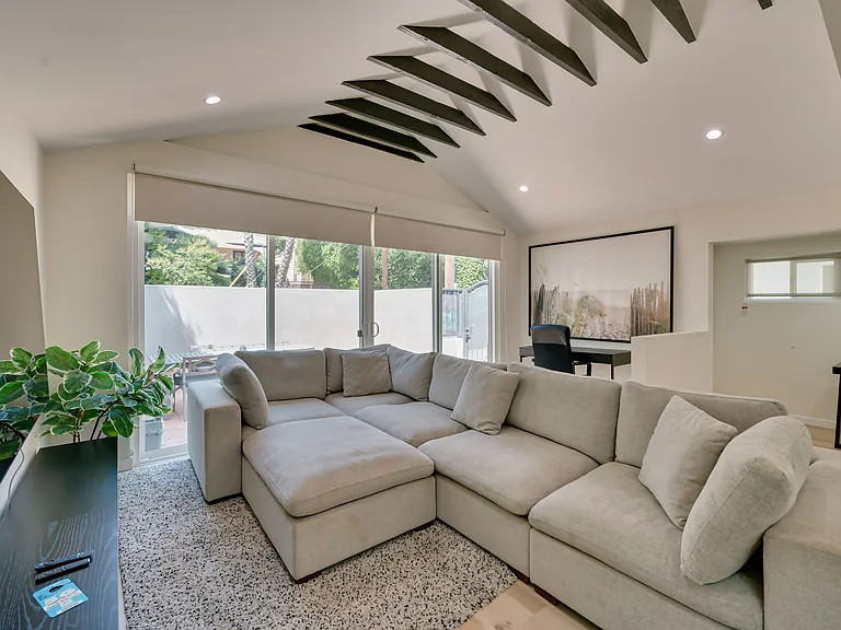 9042 Phyllis Ave #A — Photo 4