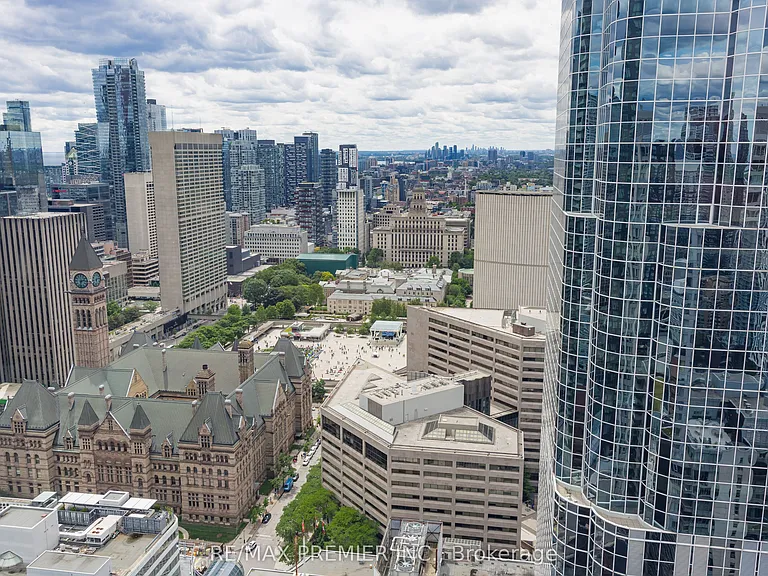 210 Victoria St #4407 — Photo 45