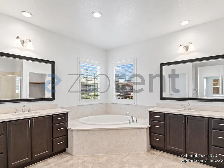 350 E Huntley Ave — Photo 28