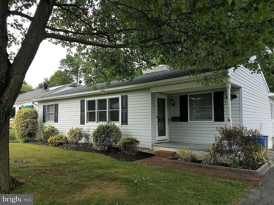 Street view /front porch