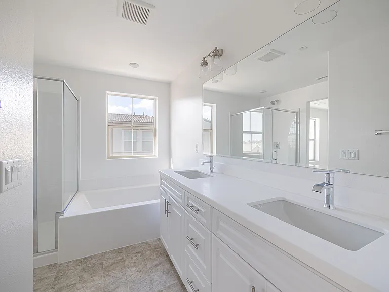 1749 Laurelwood Way — Photo 15