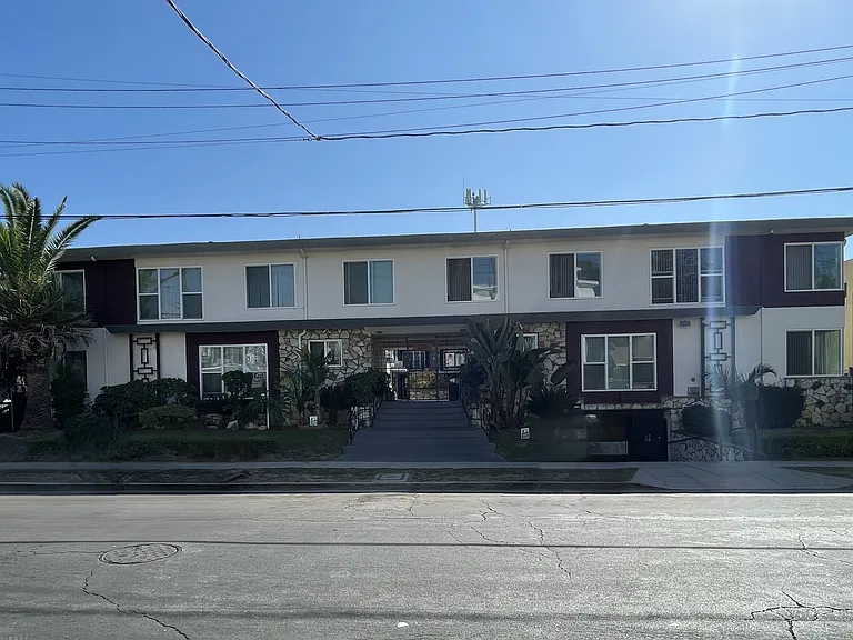 5110 Harold Way Apartments — Photo 1