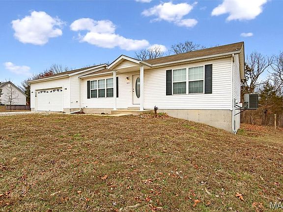 2nd image of 111 Wren Wood Dr