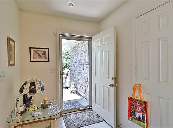 5th image of 6124 NE Kensington Dr