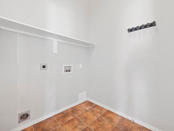 4th image of 2605 Wandering Oak Dr