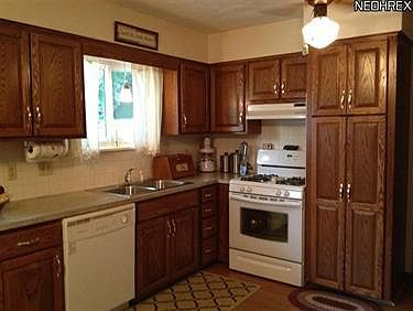 4th image of 4307 Maureen Dr