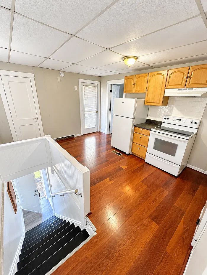 1 bed, 1.5 bath, 800 sqft, $850 — Photo 3