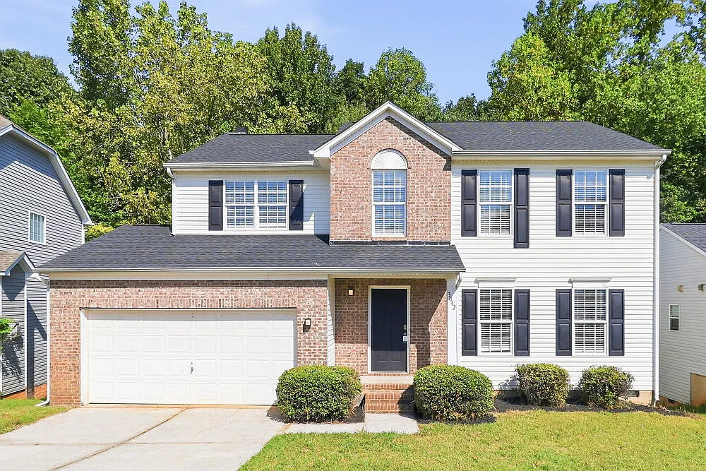 4 bed, 2.5 bath, 2092 sqft, $2,375 — Photo 1