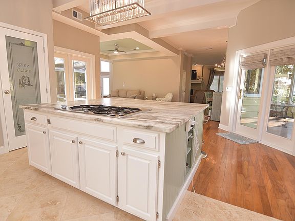 5th image of 161 Baywind Dr