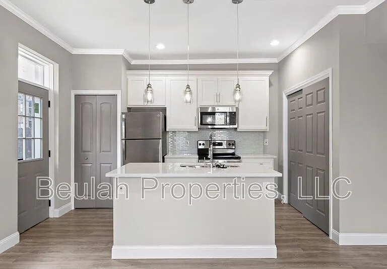 1200 Allen Ave #2R — Photo 1