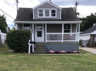 29 W Jarvis Ave, Hazel Park, MI 48030