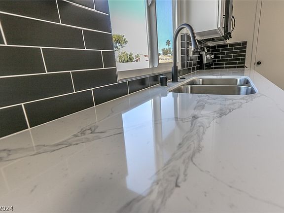 3rd image of 2339 Jeanne Dr