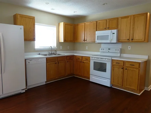 8051 Old Hazelwood Rd — Photo 2