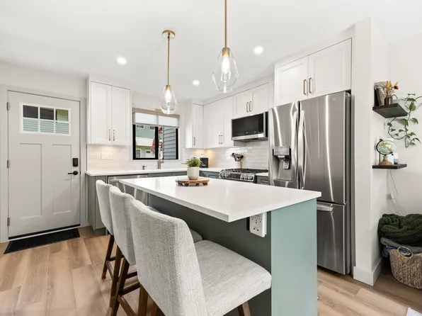 8916 Orion Pl, Burnaby, BC V3J 1A2