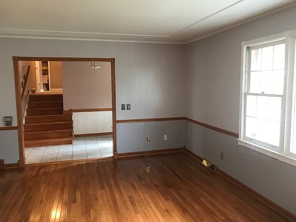 4th image of 20 Parkway Dr