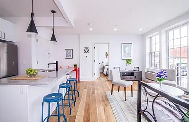 Rented by New York Casas Ltd.