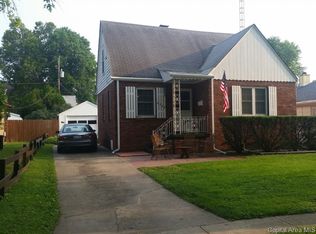 2202 E Converse Ave, Grandview, IL 62702