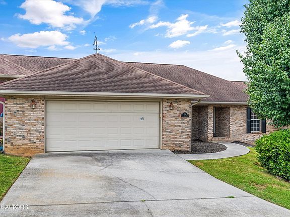 2nd image of 318 Royal Oaks Dr
