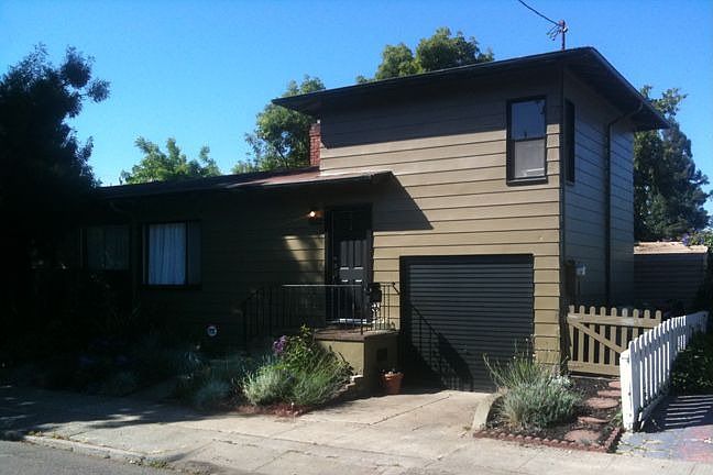 2955 Morgan Avenue - Exterior