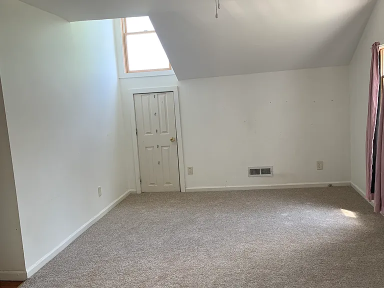 211 Bowerman Rd — Photo 24