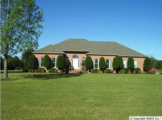 989 Celia Dr SW, Hartselle, AL 35640