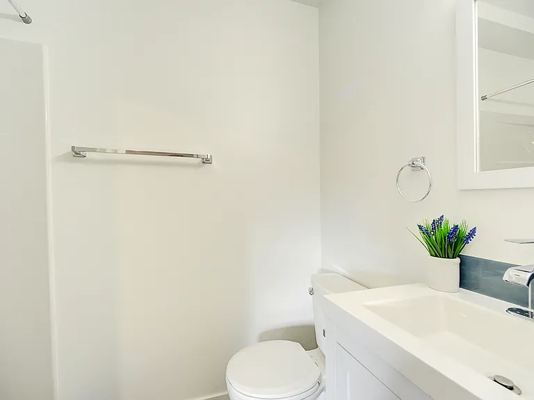 Ace Apartments — Photo 34