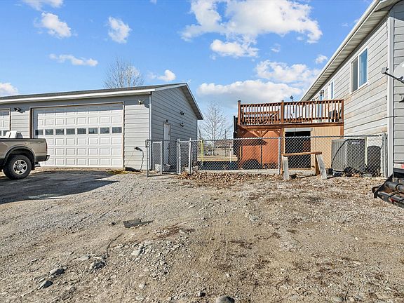 5th image of 809 E Groschell St