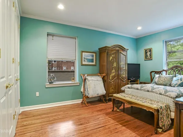 915 East 17th Street image 1 of 7