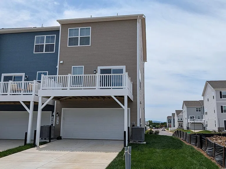 237 Swan Field Ave — Photo 3