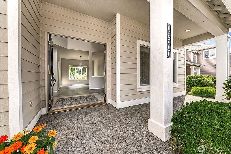 3rd image of 19500 6th Avenue S