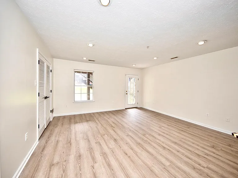 130 Spencer Cir — Photo 29